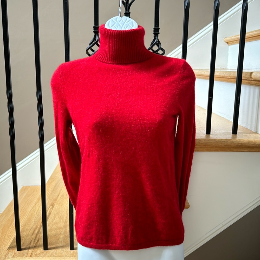100% cashmere bright Christmas red sweater with turtleneck size S small fuzzy